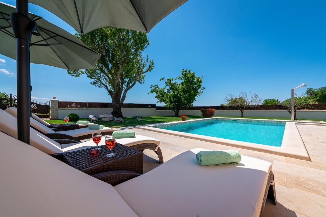 Villa Rotonda เวอร์ซาร์ ภายนอก รูปภาพ